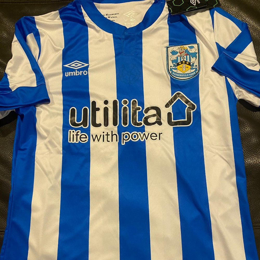 Umbro HUDDERSFIELD TOWN AFC Men's JERSEY Sz M or L English Premier New w tags